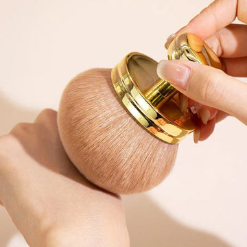 Extra Large Body Makeup Brush for Self Tanner, Leg Makeup Bronzer Oval-shaped Flawless Kabuki Brush Kabuki Foundation Brush