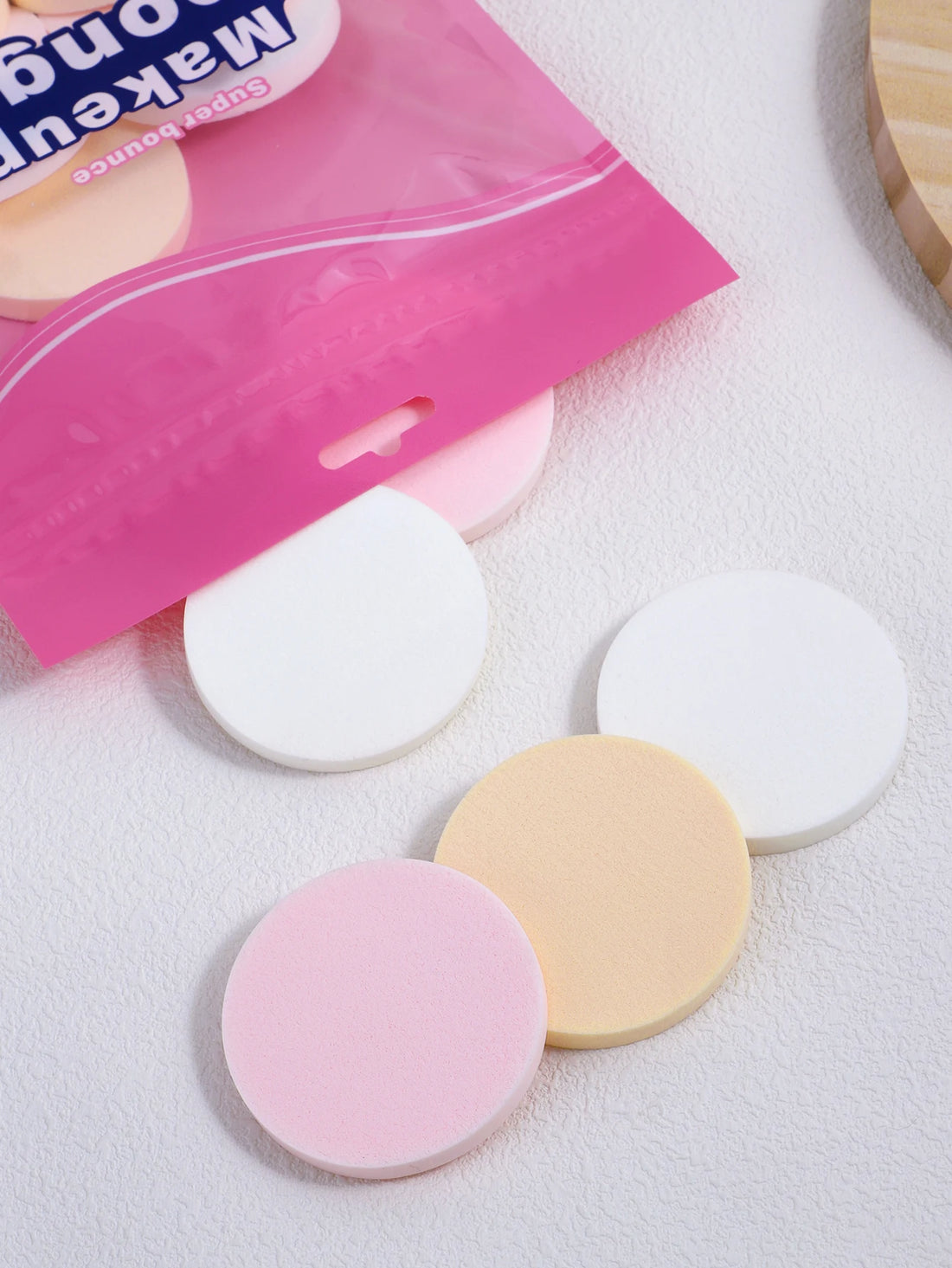 16/ Pack, colorful dry and wet makeup powder puff, round makeup sponge soft facial foundation and make-up tools.